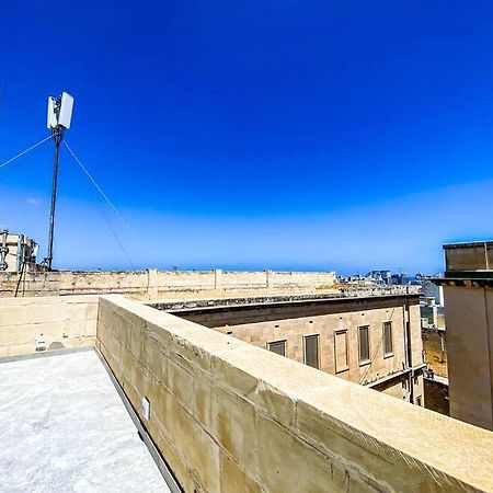 Designer Duplex Penthouse In Floriana Apartman Kültér fotó
