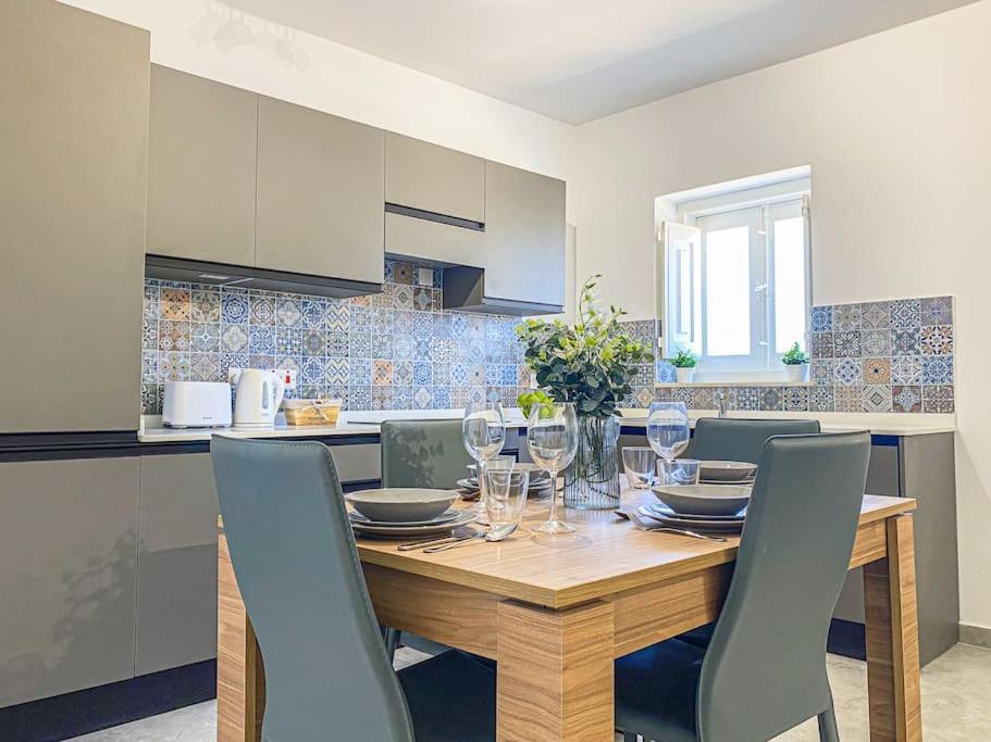 Designer Duplex Penthouse In Floriana Apartman Kültér fotó