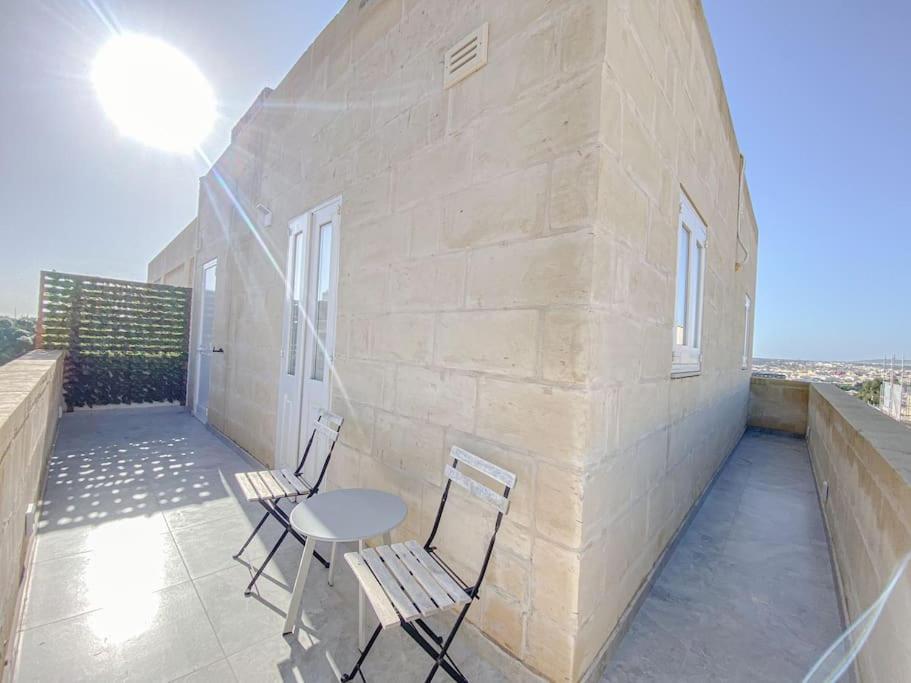 Designer Duplex Penthouse In Floriana Apartman Kültér fotó